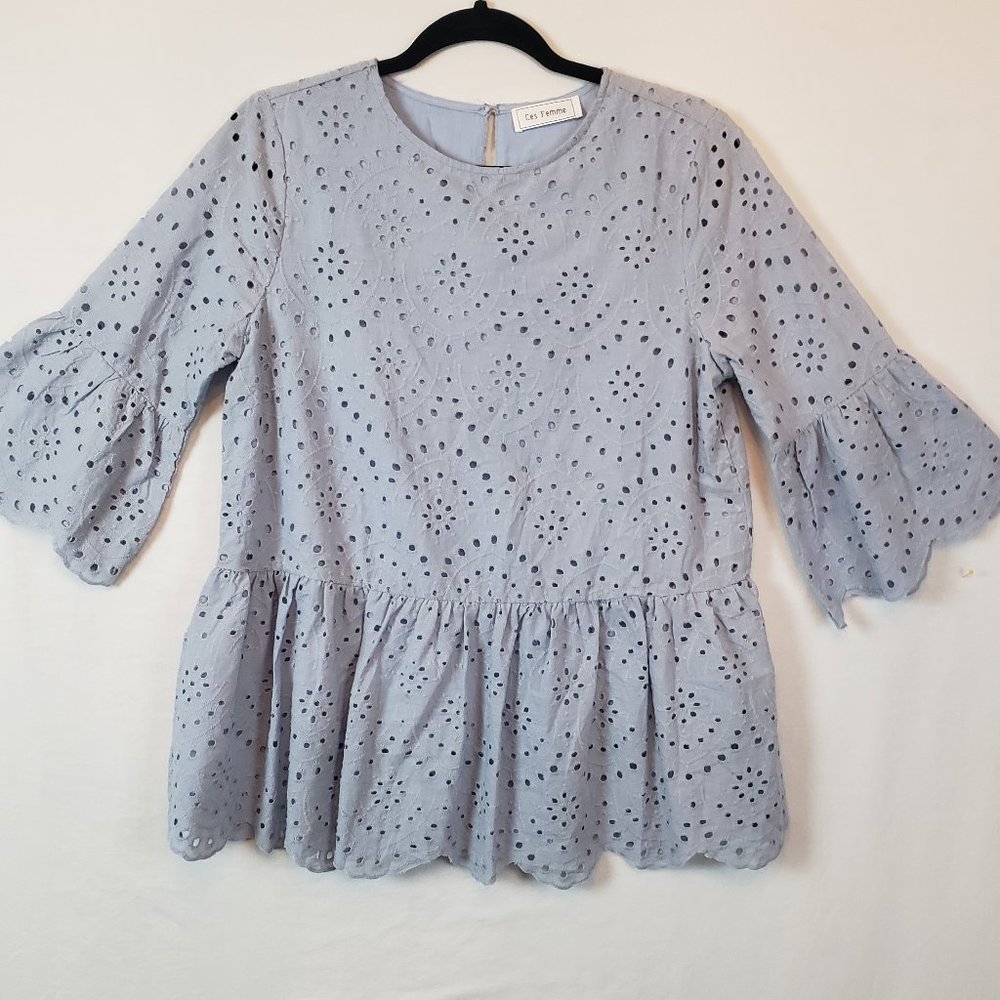 Women’s Top Ces Femme Blue Eyelet Emb Ruffled Size Medium